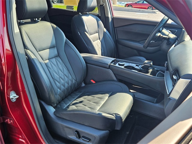 2023 Nissan Rogue Platinum photo 13