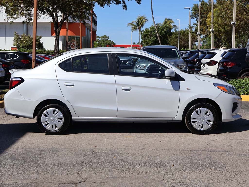2024 Mitsubishi Mirage G4 ES LE Black Edition photo 15