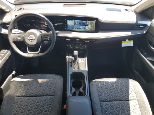 2025 Nissan Kicks SV photo 13