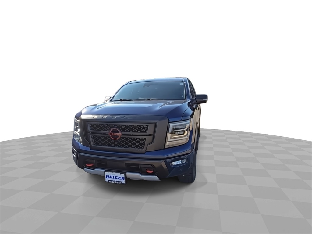 2023 Nissan Titan PRO-4X photo 3