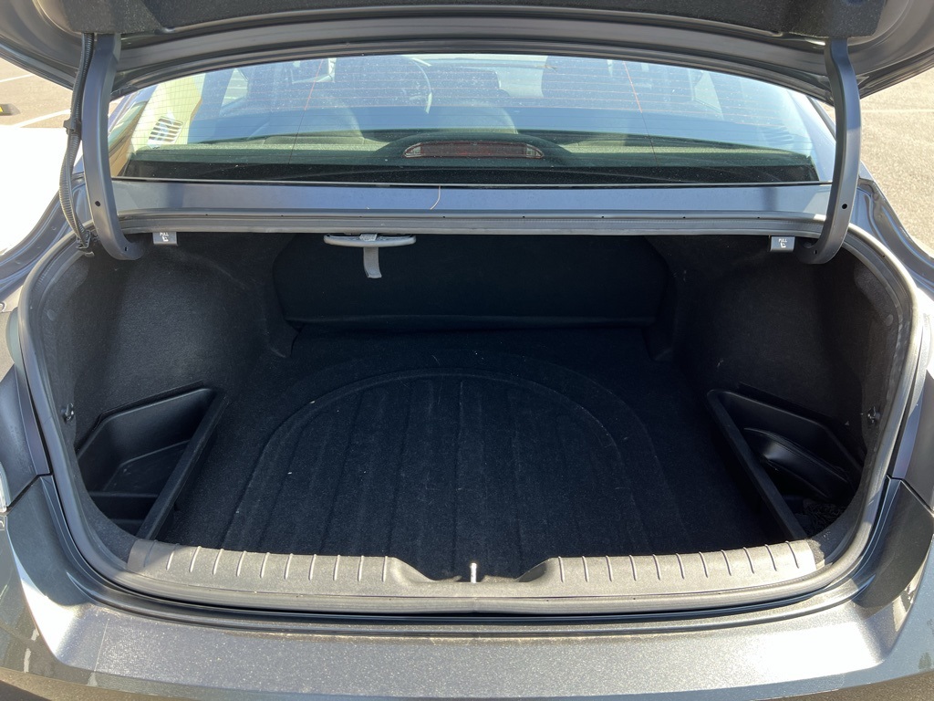 2022 Hyundai Elantra SEL photo 8