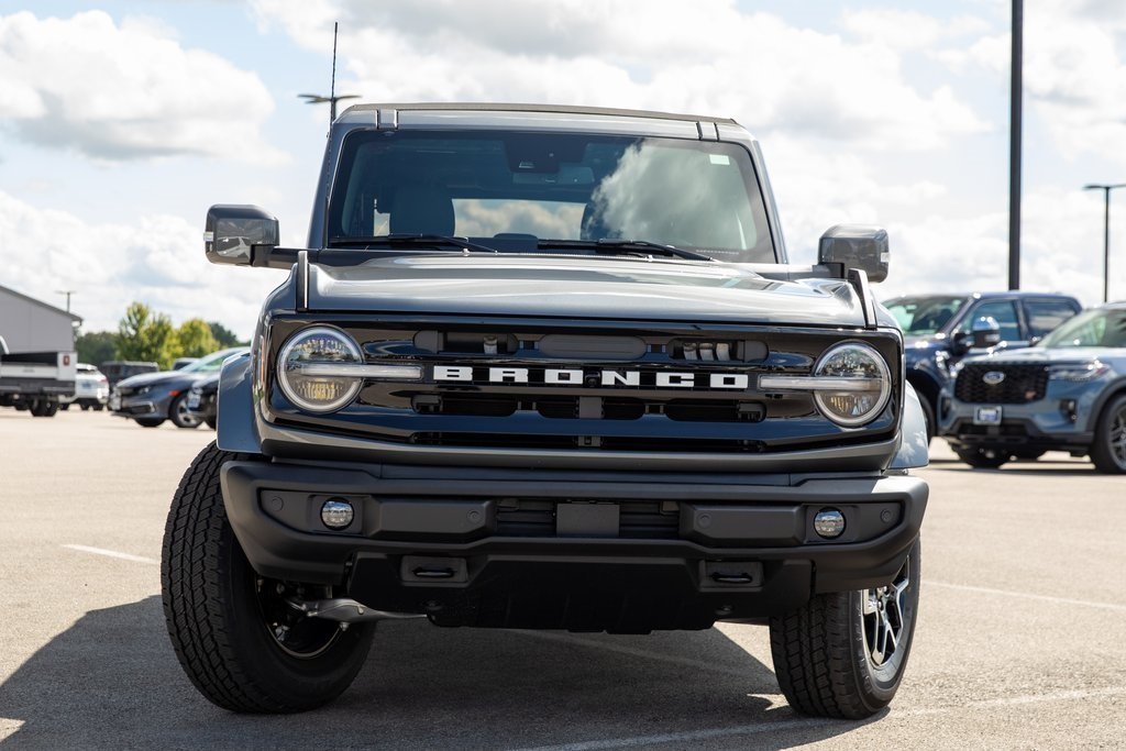 2024 Ford Bronco Outer Banks photo 2
