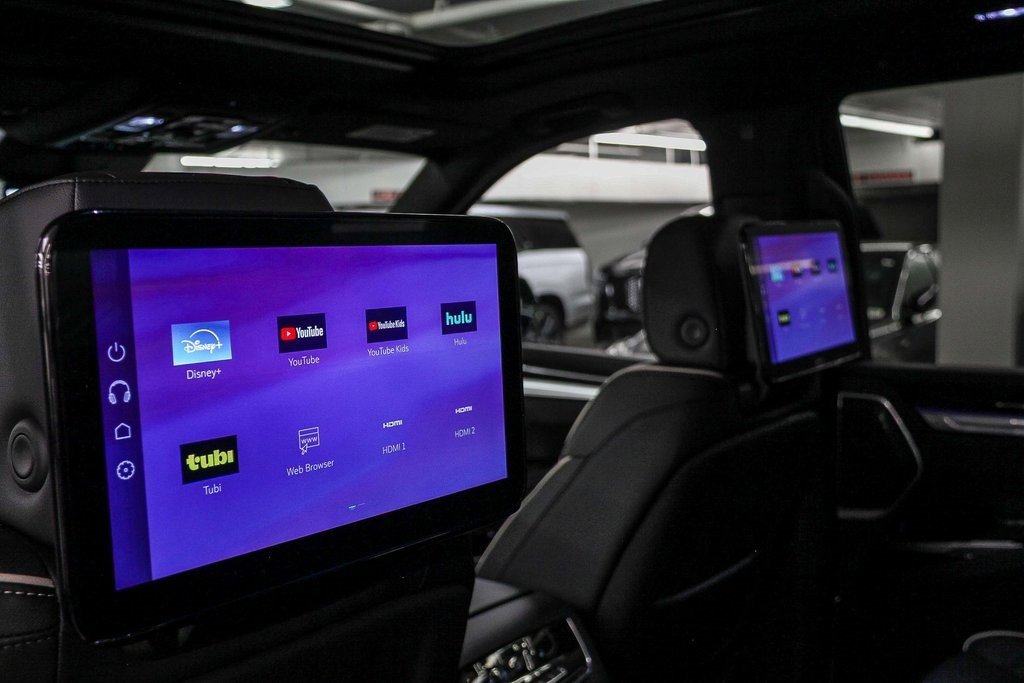 2026 Cadillac Escalade Luxury photo 14