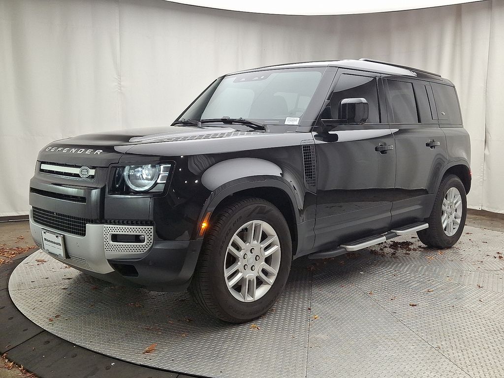 2024 Land Rover Defender S's photo