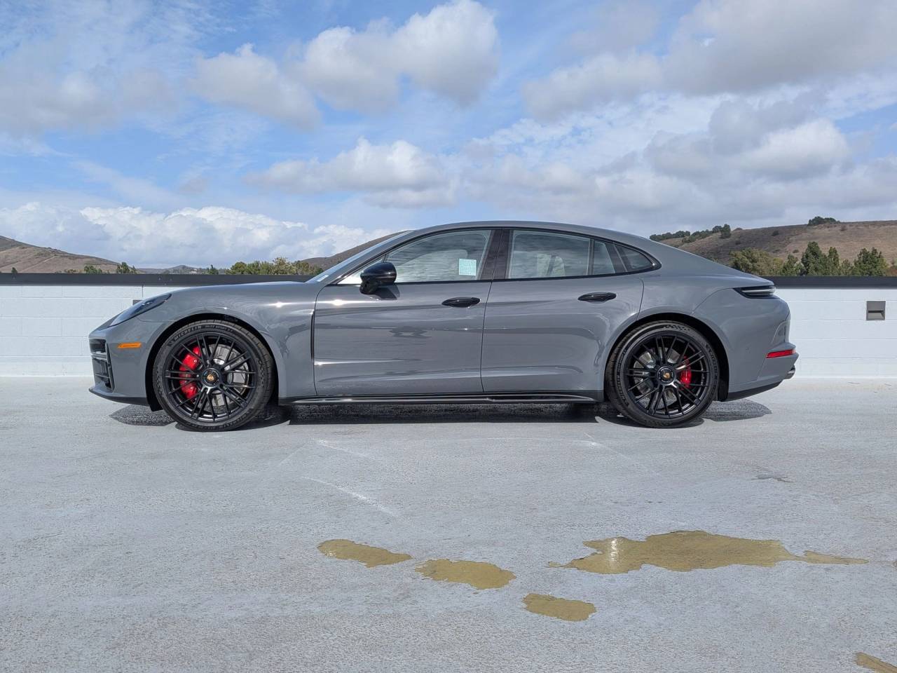 2026 Porsche Panamera GTS photo 2