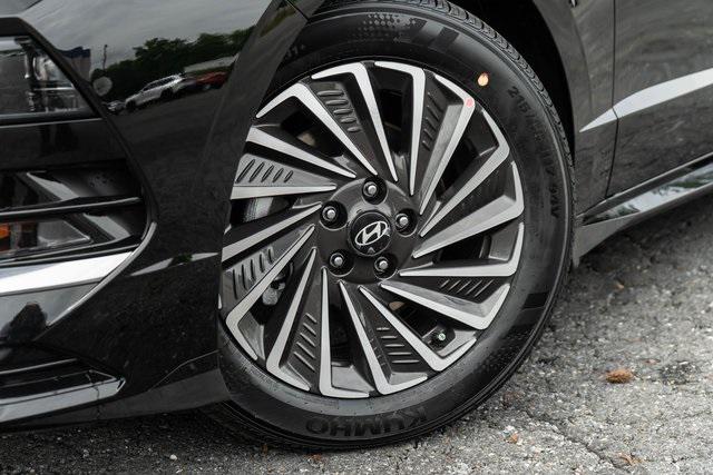2025 Hyundai Sonata Hybrid SEL photo 2