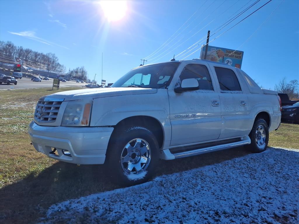 2003 Cadillac Escalade EXT Base's photo
