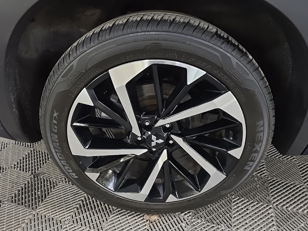 2023 Mitsubishi Outlander PHEV SEL photo 13