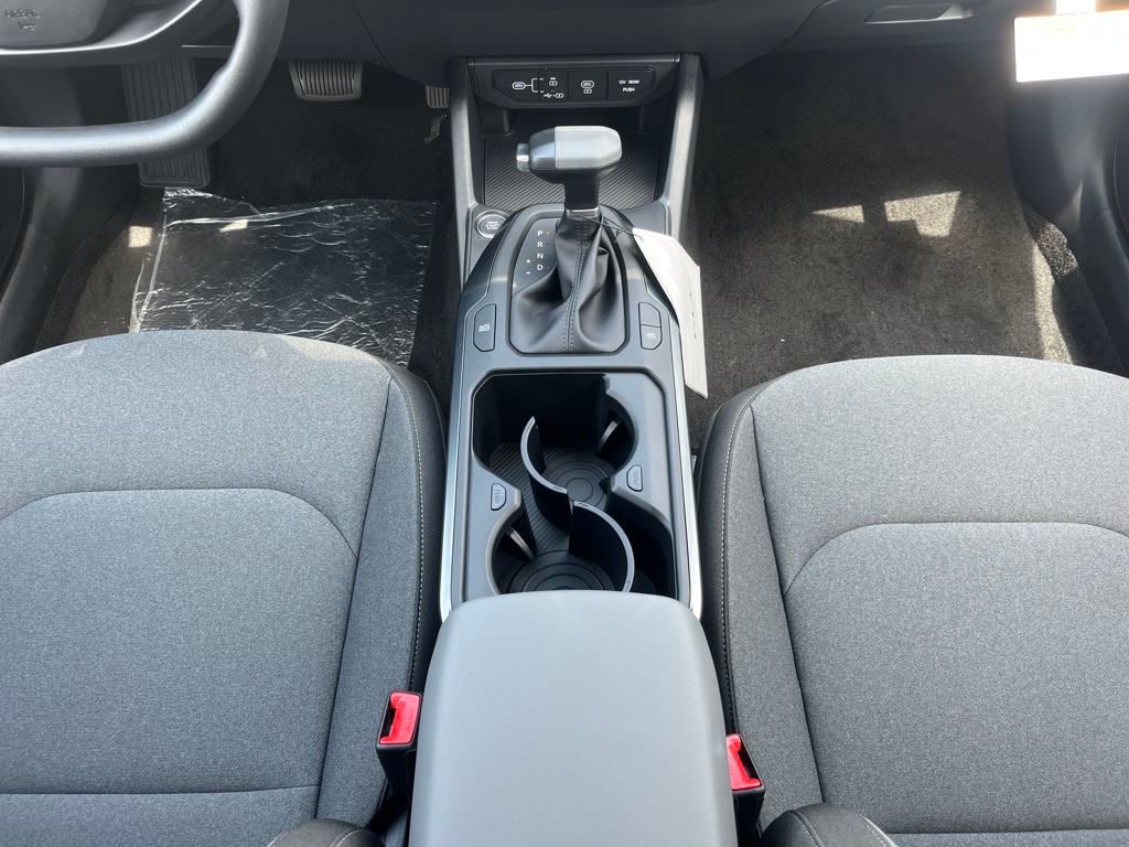 2025 Kia K4 LX photo 28