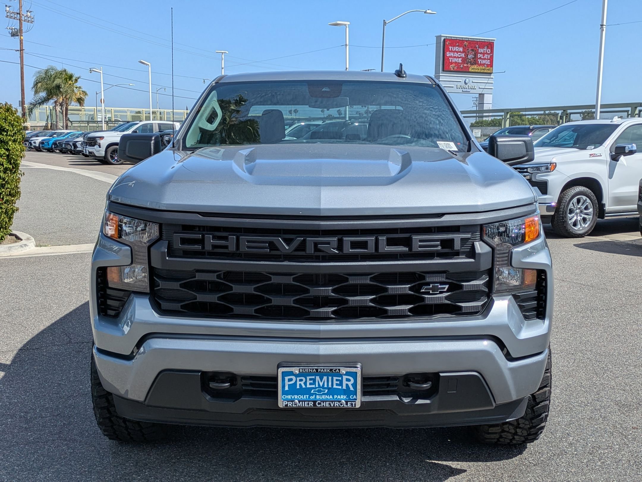 2025 Chevrolet Silverado 1500 Custom photo 8
