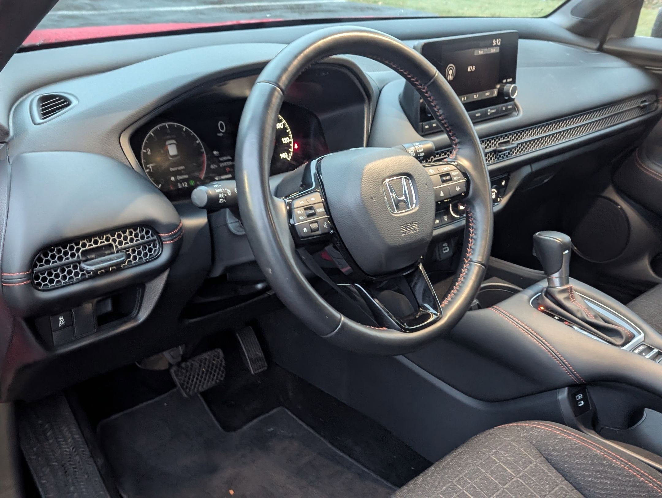 2025 Honda HR-V Sport photo 2