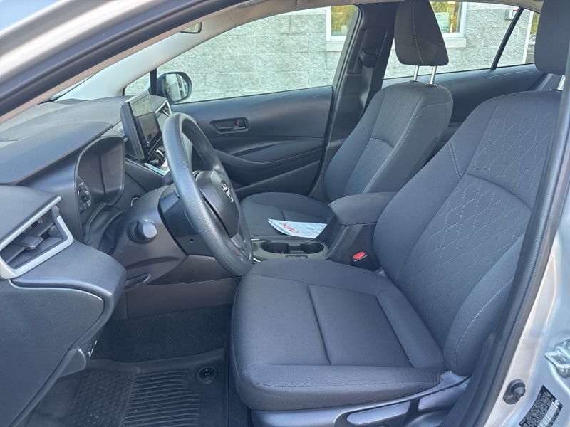 2025 Toyota Corolla LE photo 16