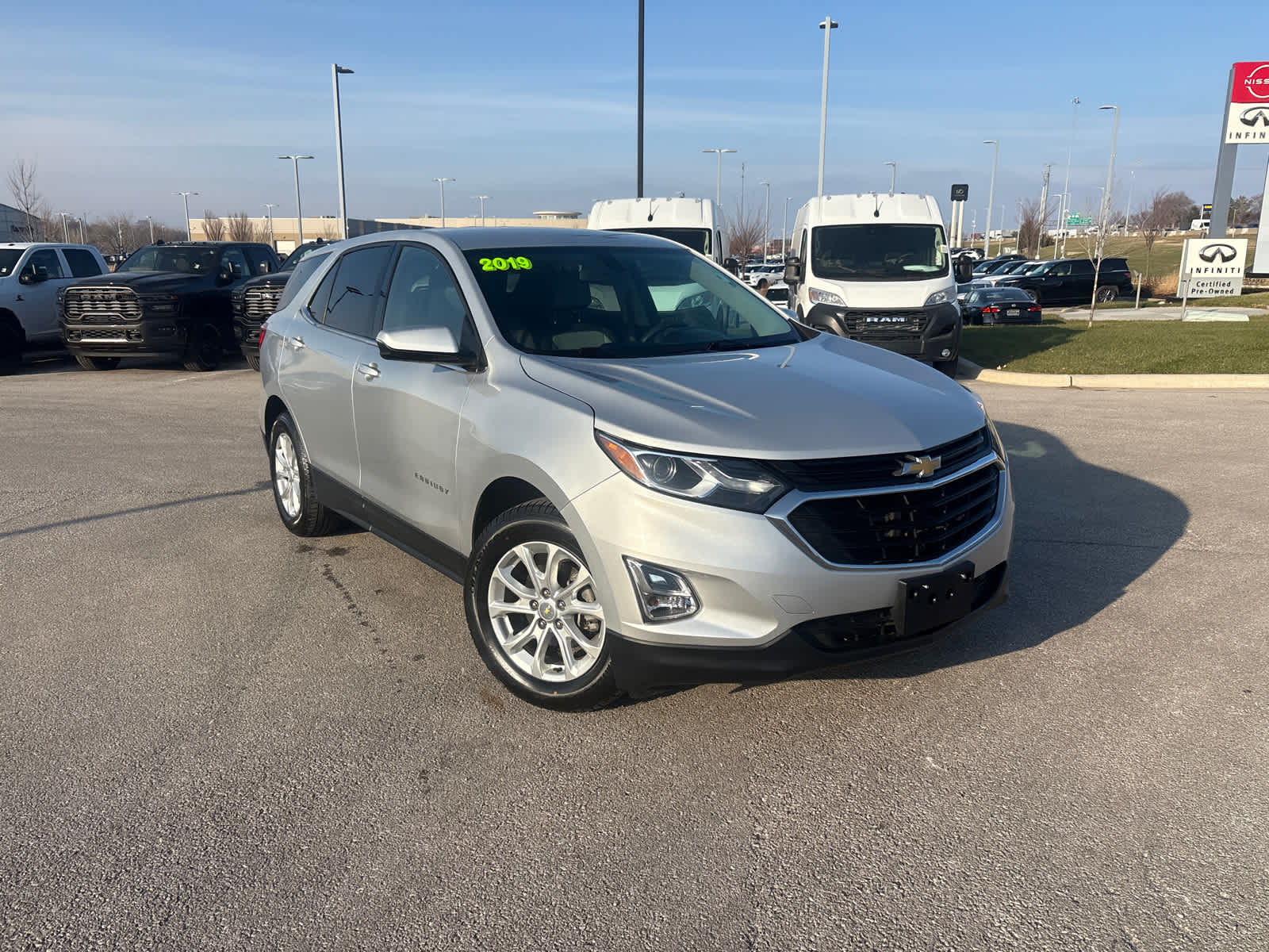 Used 2019 Chevrolet Equinox LT with VIN 2GNAXKEV1K6169140 for sale in Kansas City