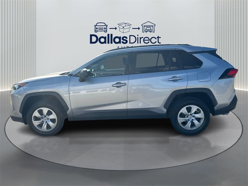 2021 Toyota RAV4 LE photo 8
