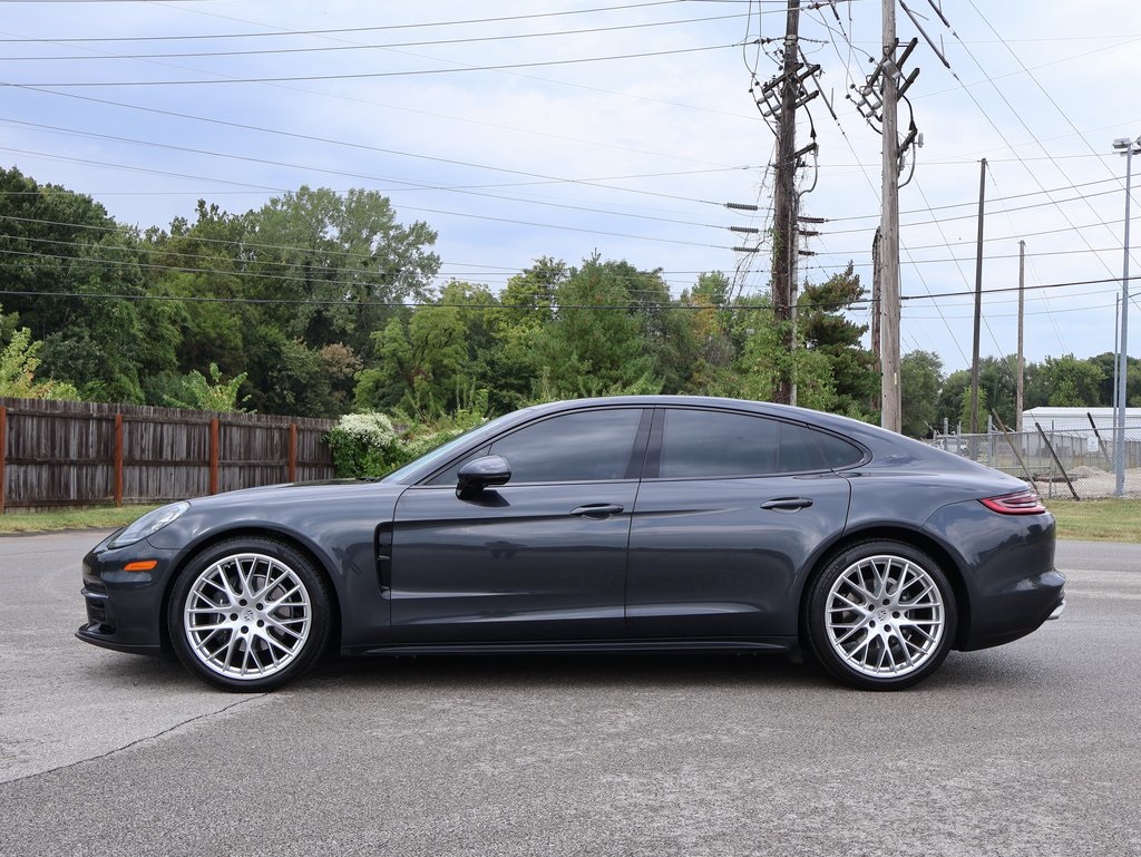 2018 Porsche Panamera Base 4 photo 2