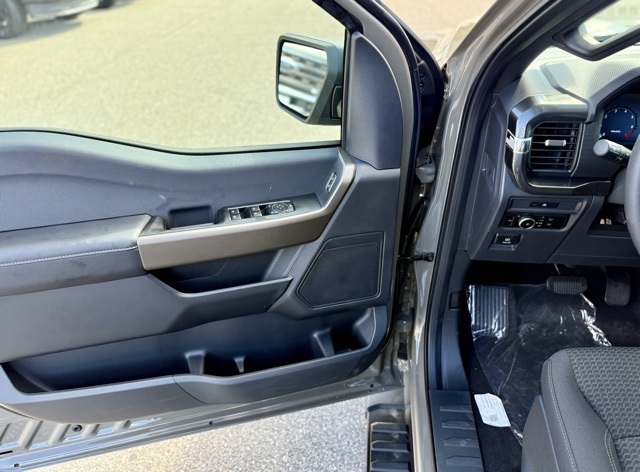 2025 Ford F-150 STX photo 13
