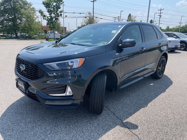 2022 Ford Edge ST photo 3
