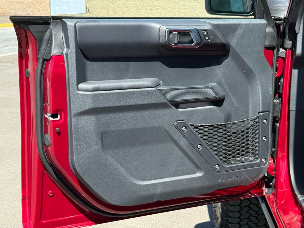 2025 Ford Bronco Badlands photo 16