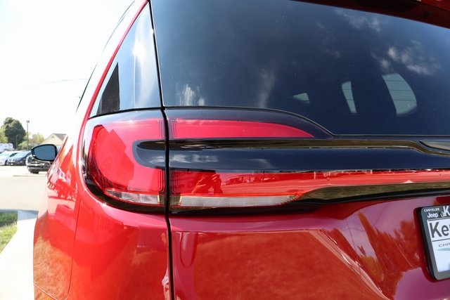2026 Chrysler Pacifica Limited S Appearance photo 30
