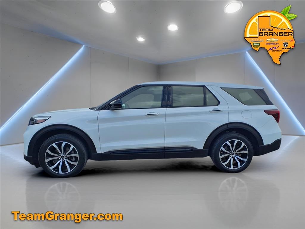 2022 Ford Explorer ST photo 4