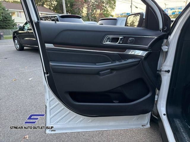 2019 Ford Explorer Limited photo 25
