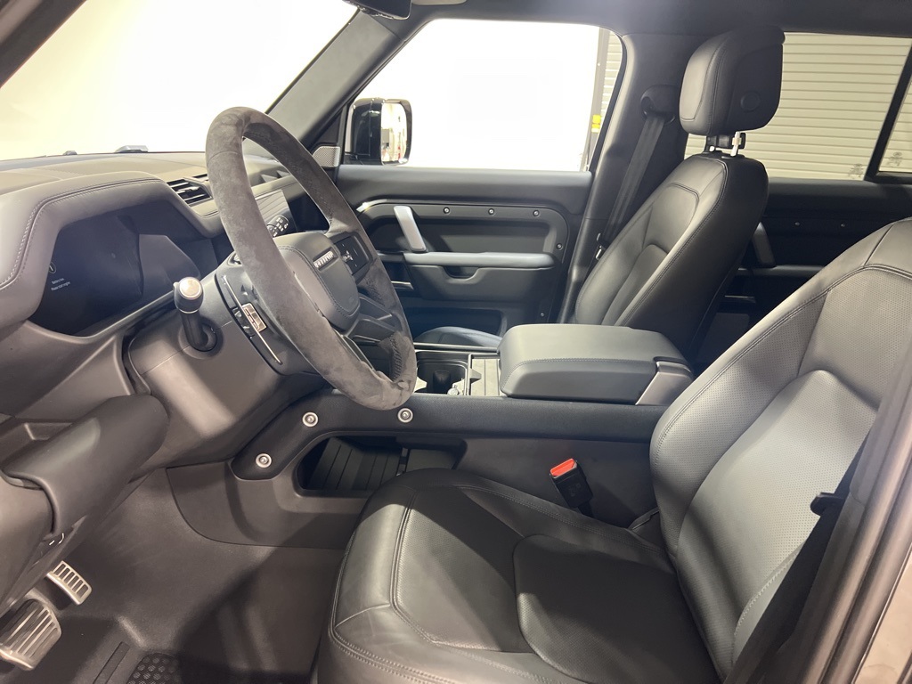 2024 Land Rover Defender 130 V8 photo 11