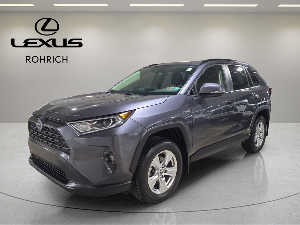 2020 Toyota RAV4 XLE's photo