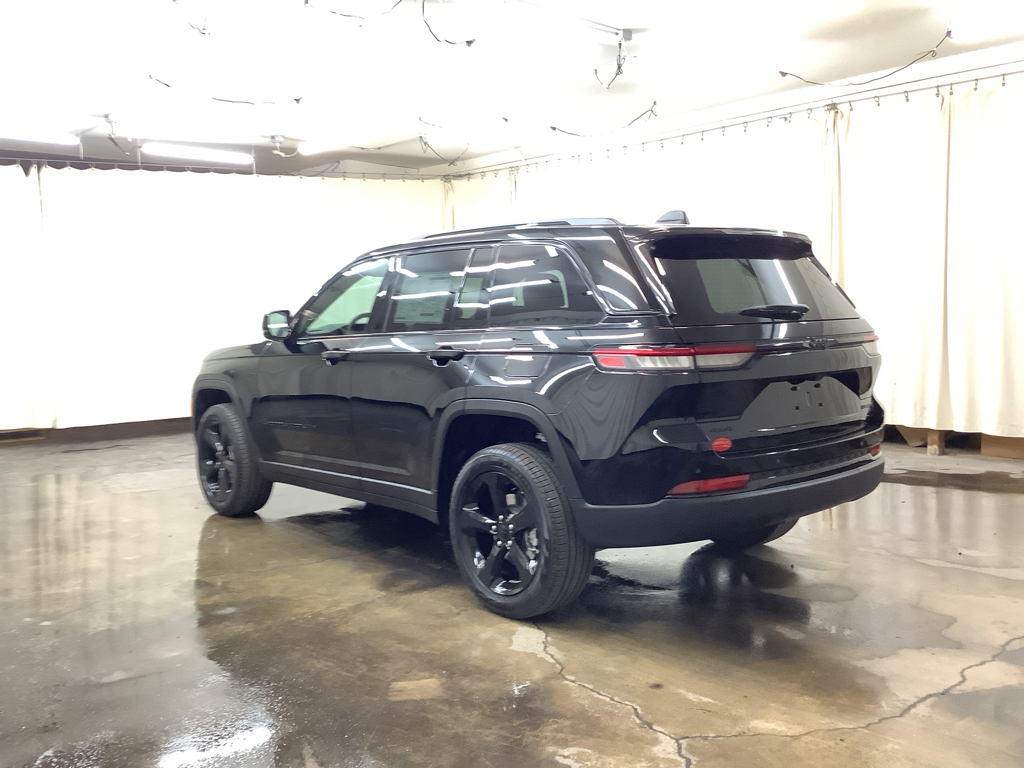 2025 Jeep Grand Cherokee Limited photo 5