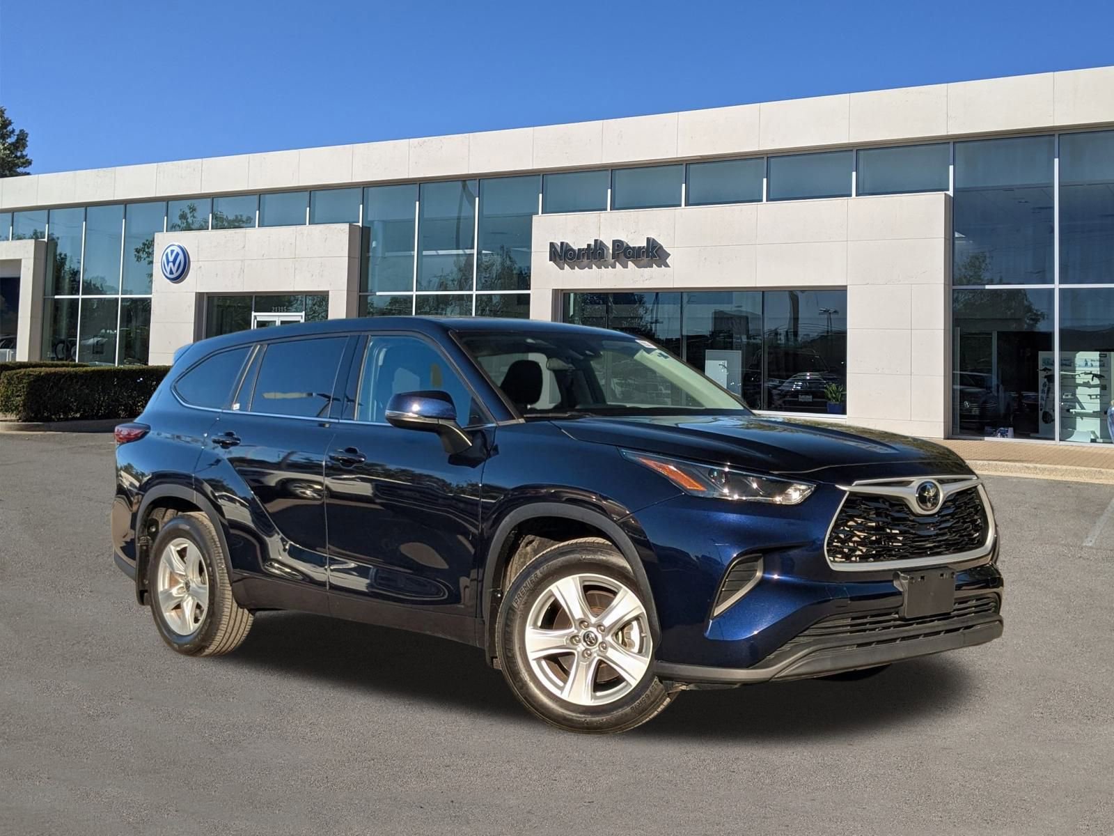 2022 Toyota Highlander L's photo