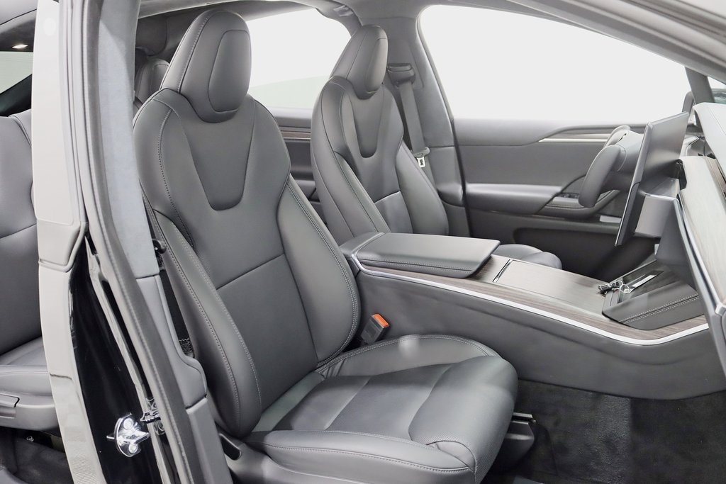 2023 Tesla Model X photo 24