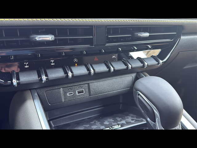 2025 Chevrolet Colorado ZR2 photo 22