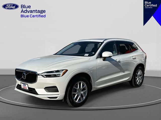 2020 Volvo XC60 Momentum's photo