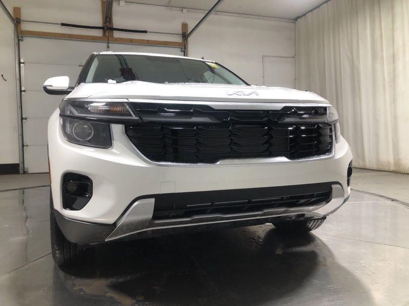 2025 Kia Seltos S photo 2