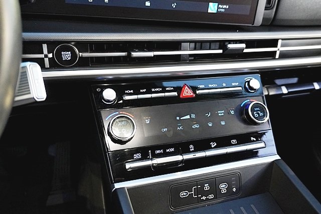 Used 2025 Blue Hyundai SEL image 27