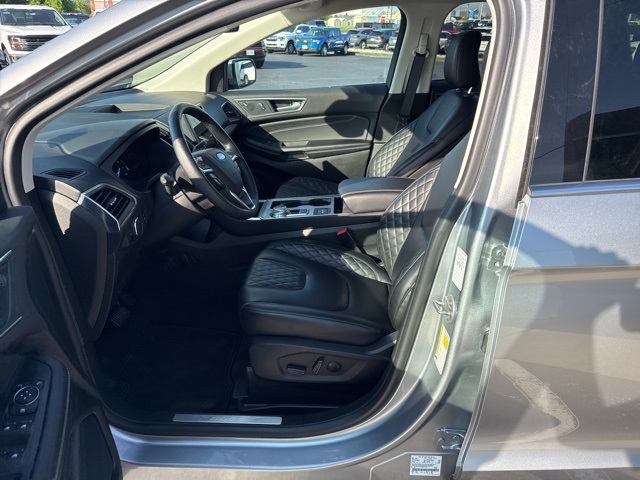 2024 Ford Edge Titanium photo 11