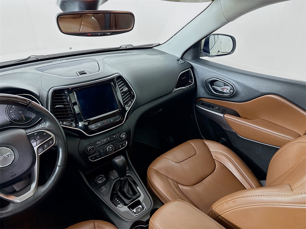 2019 Jeep Cherokee Overland photo 23