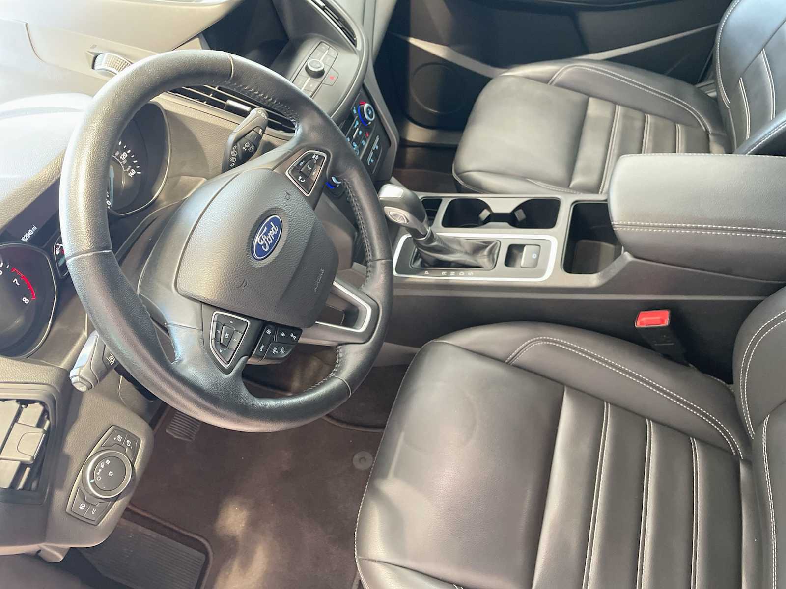 2019 Ford Escape SEL photo 17