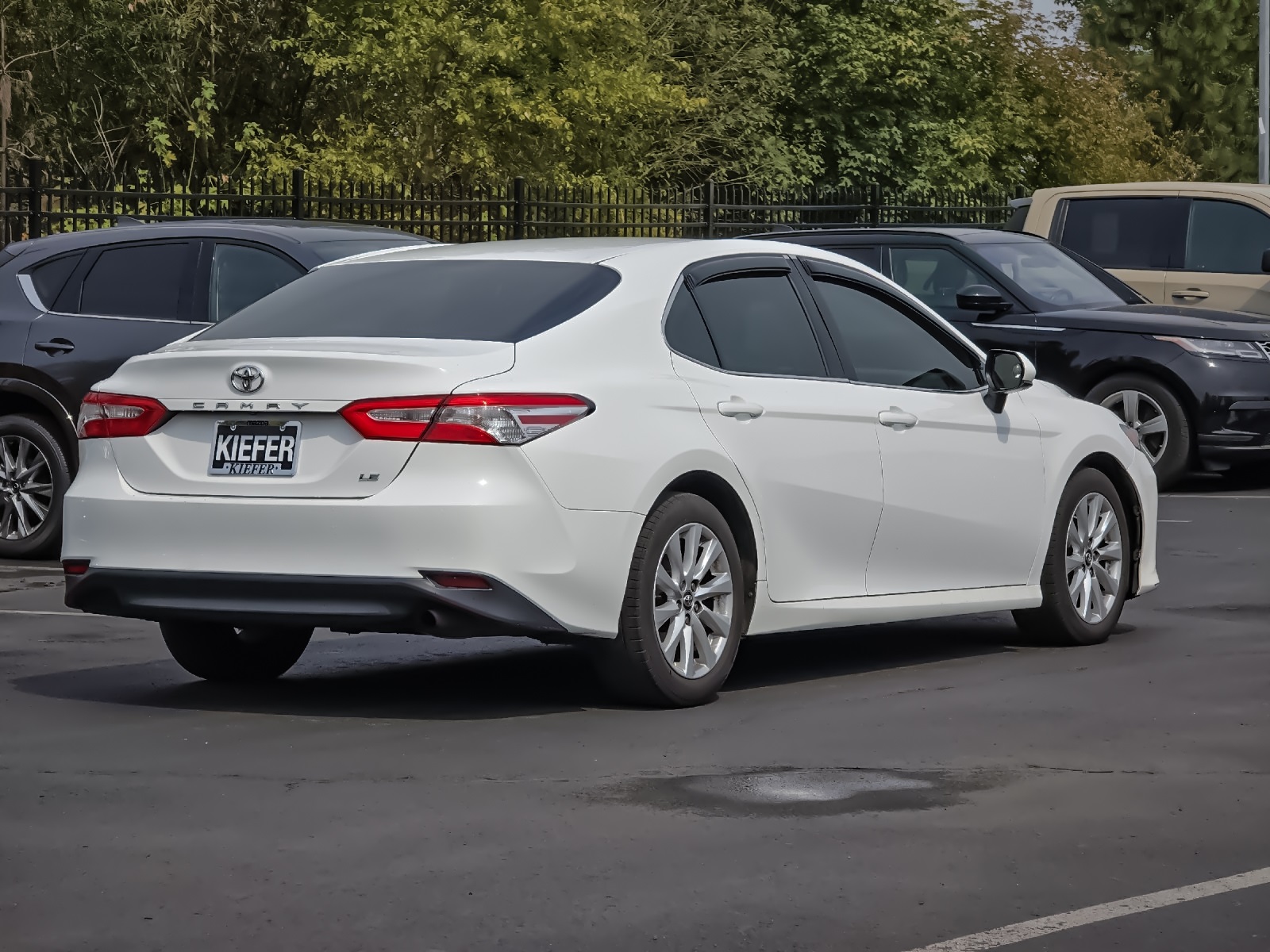 2018 Toyota Camry SE XLE photo 3