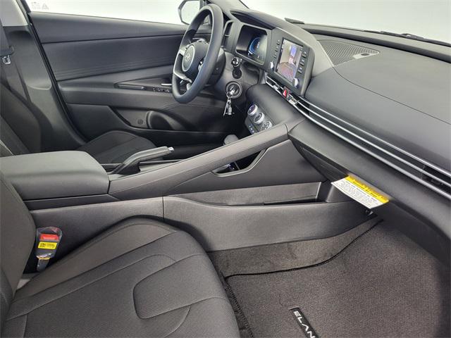 2025 Hyundai Elantra SE photo 21