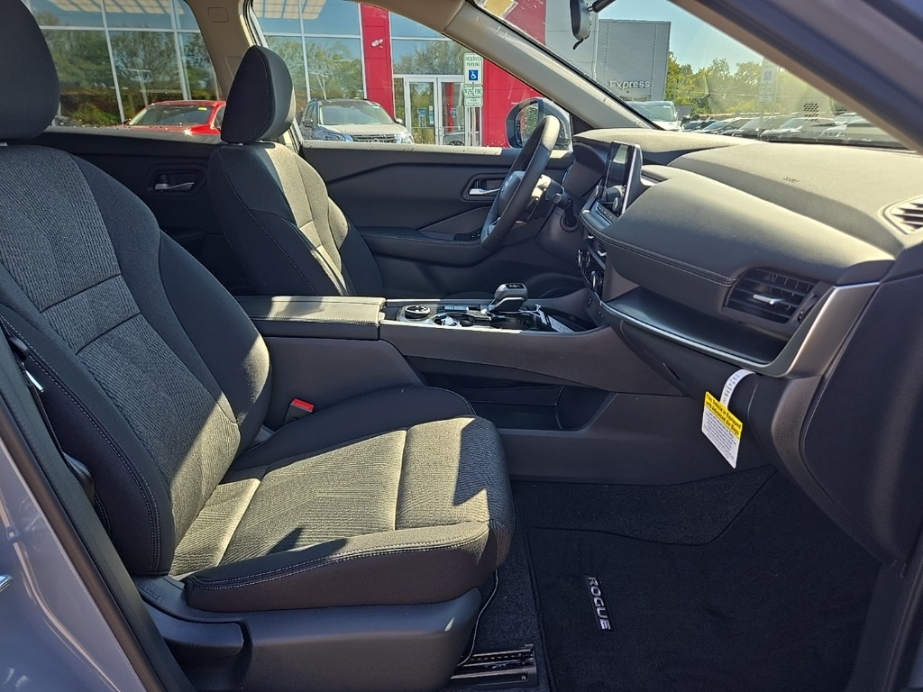 2026 Nissan Rogue SV photo 22