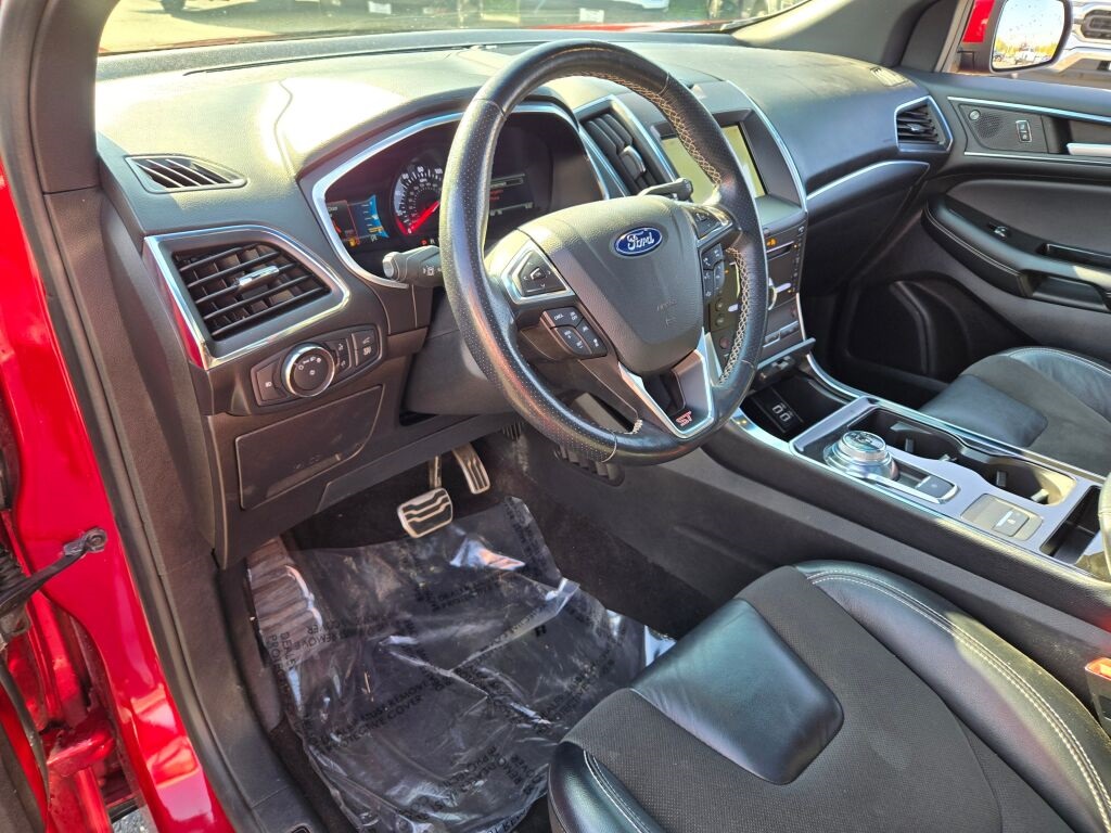 2019 Ford Edge ST photo 17