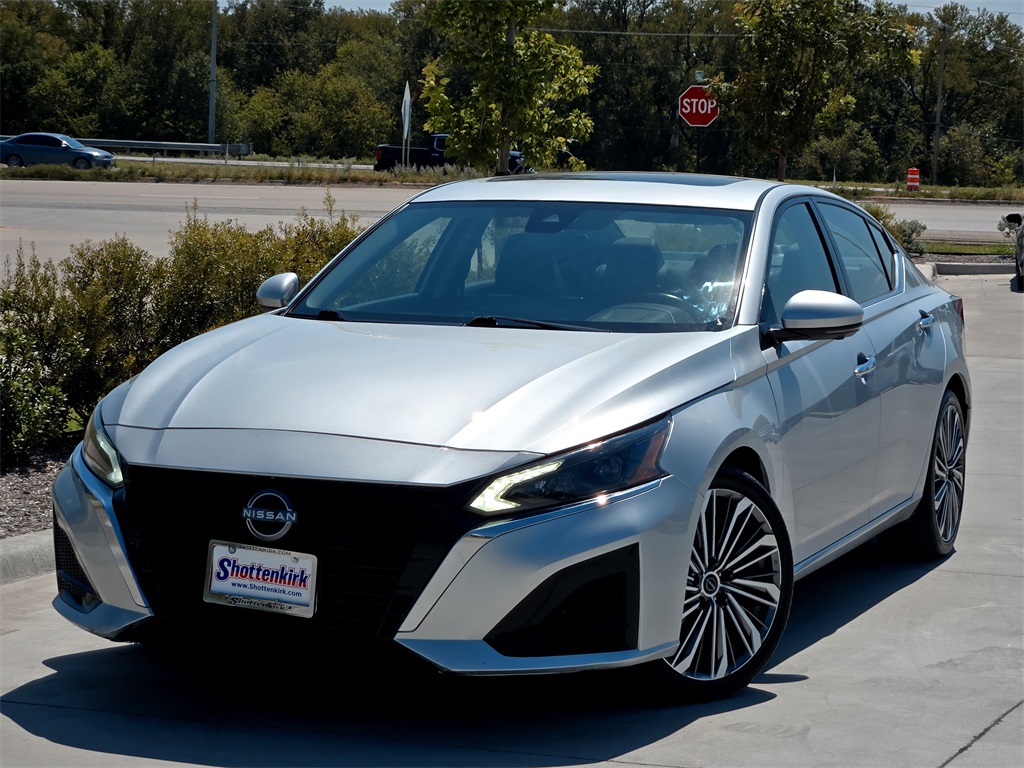 2023 Nissan Altima 2.5 SL photo 2