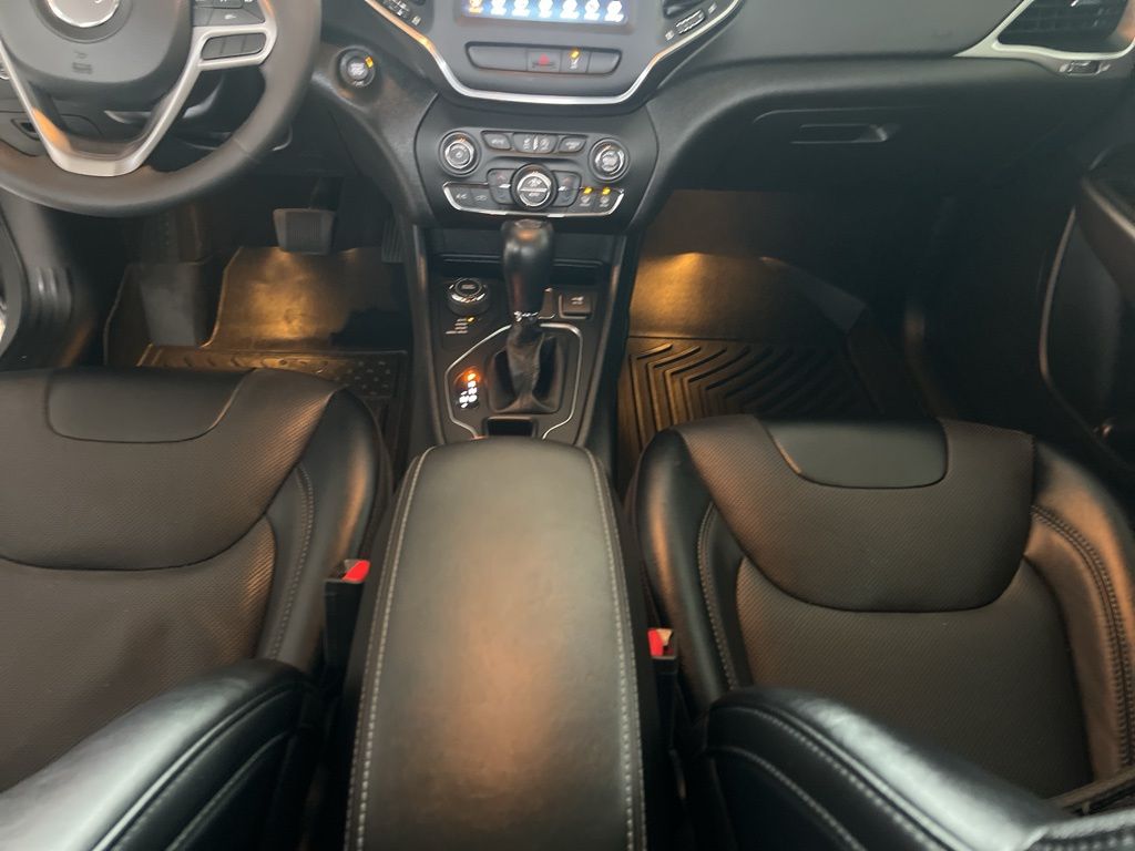 2022 Jeep Cherokee Latitude Lux photo 18