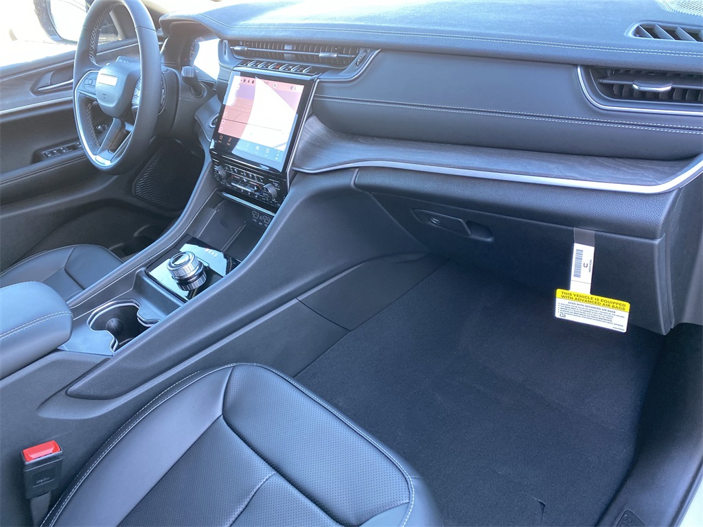 2025 Jeep Grand Cherokee Limited photo 38