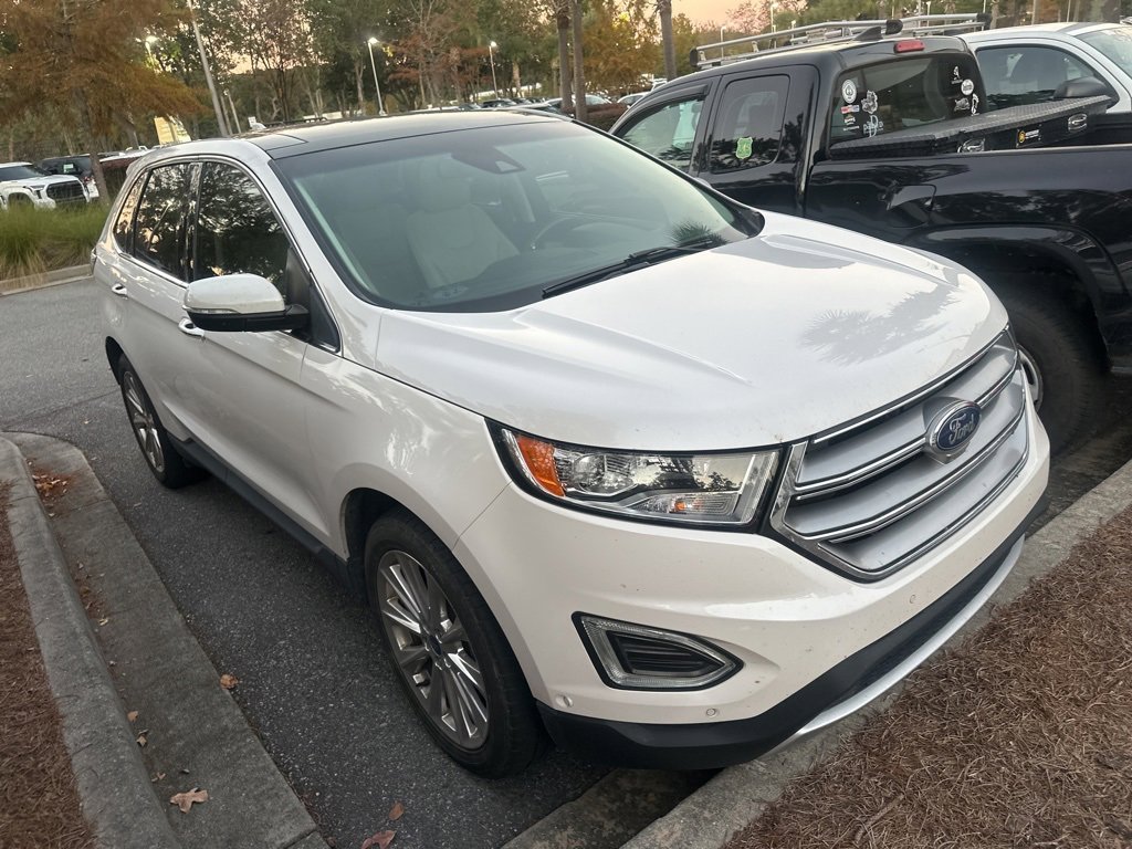 2017 Ford Edge Titanium photo 2