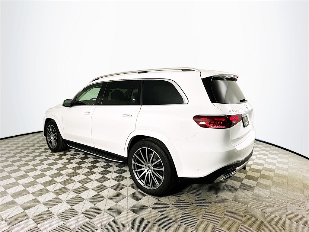 2026 Mercedes Benz GLS 450 4MATIC photo 3