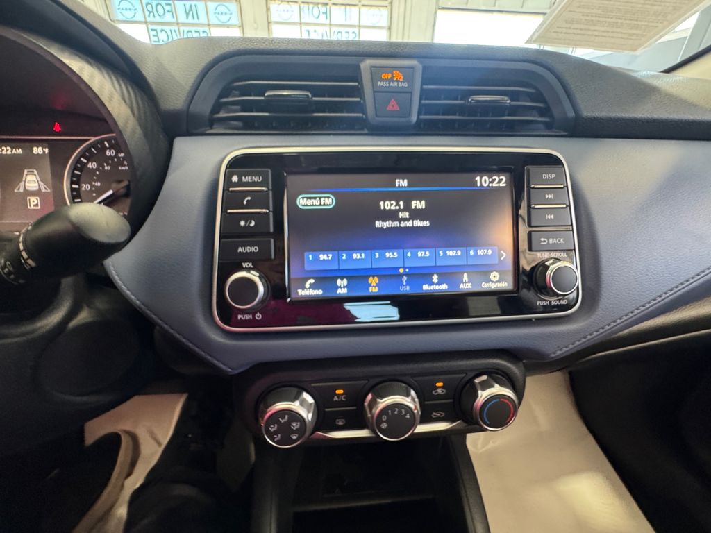 2024 Nissan Versa 1.6 SV photo 11