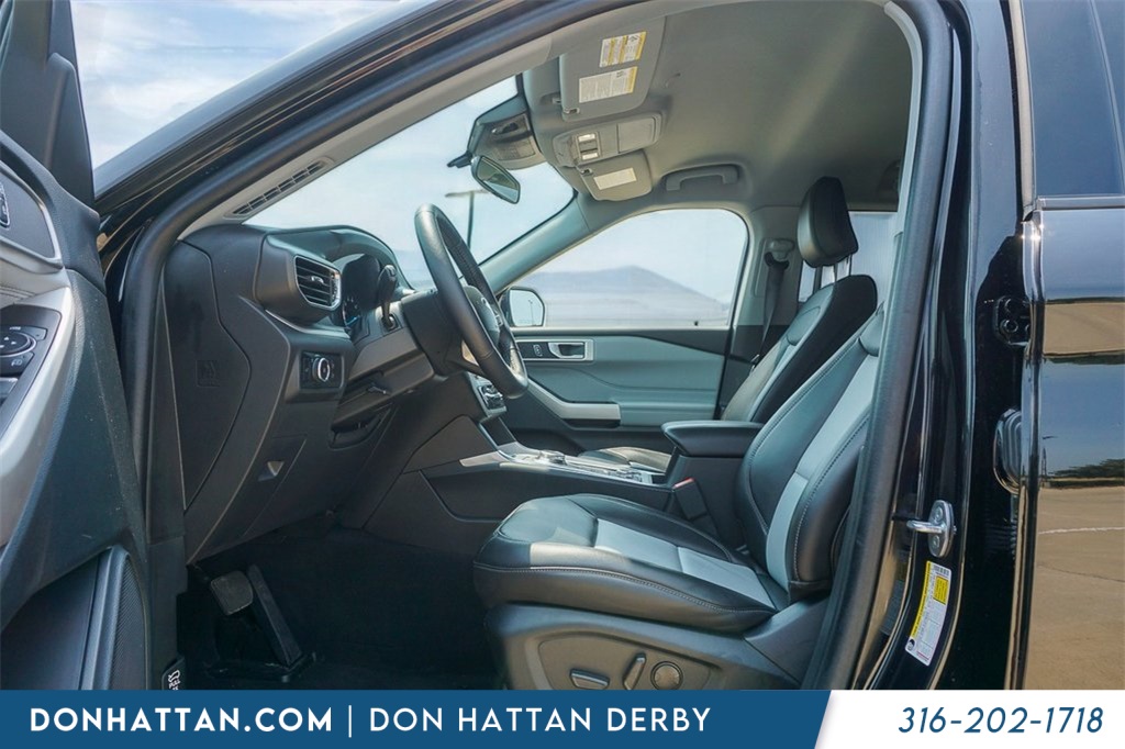 2023 Ford Explorer XLT photo 3