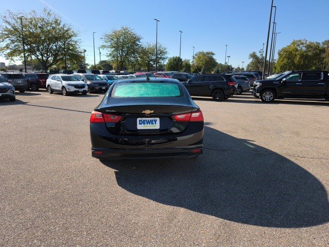 2021 Chevrolet Malibu LS photo 4