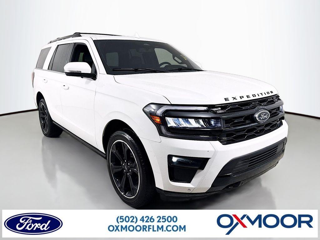 2022 Ford Expedition Limited's photo